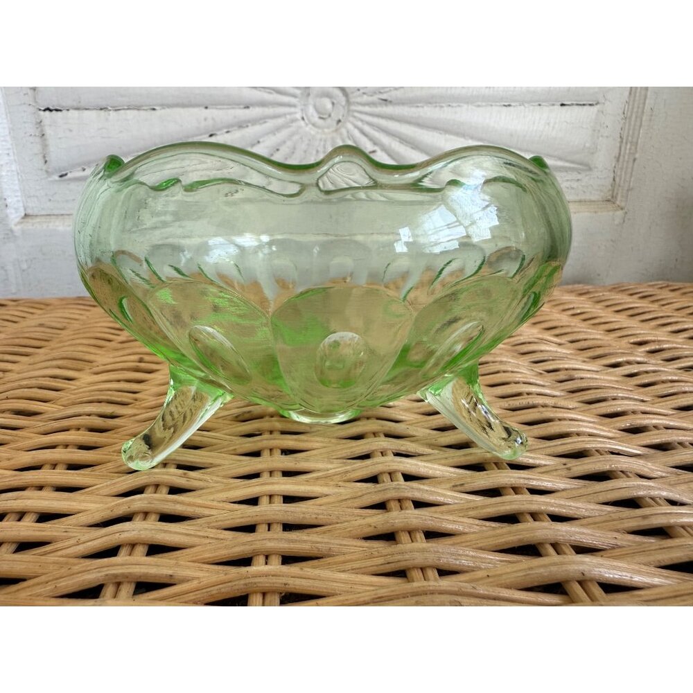 Vintage 30's Green Glass Uranium 3 Footed Rose Bowl Vase - Picture 14 of 16